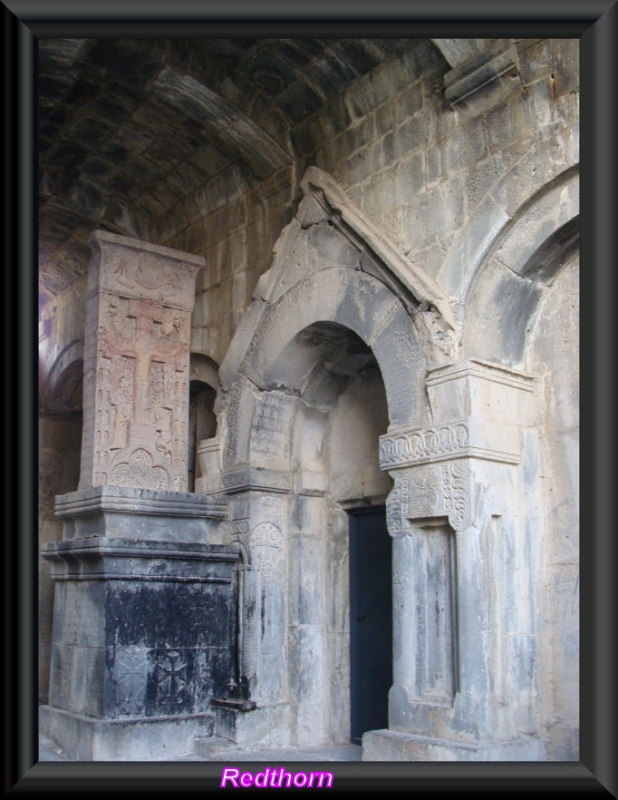Puerta interior de la iglesia