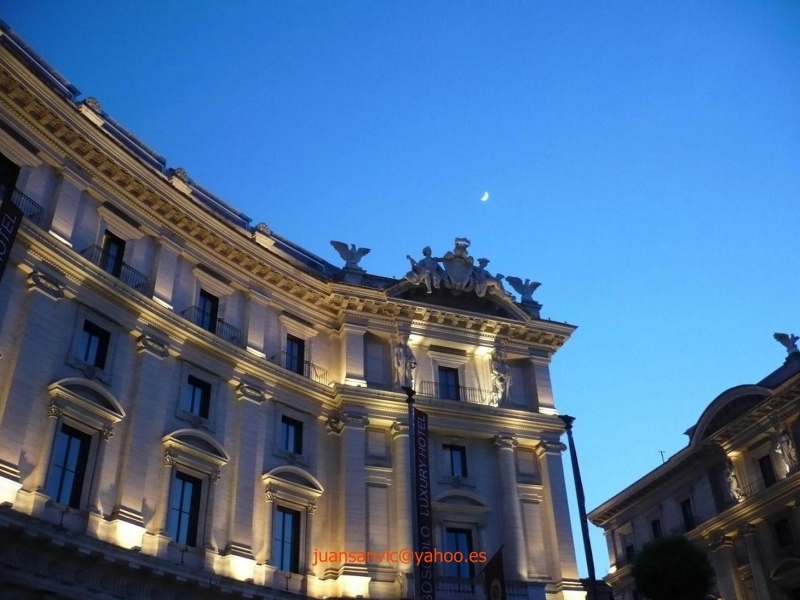 Cae la noche en Roma