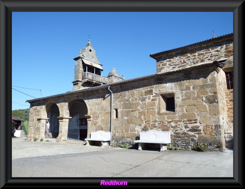 Iglesia de Villarino con espadaa balconada