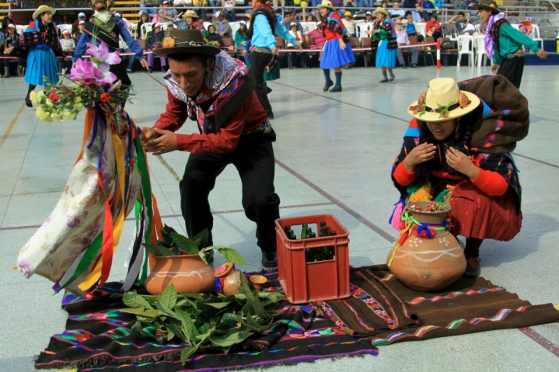 VESTIMENTA TIPICA  DEL PUEBLO DE CHAUCA