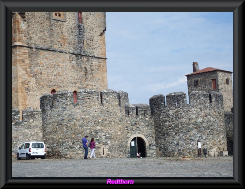 Puerta entrada al castillo