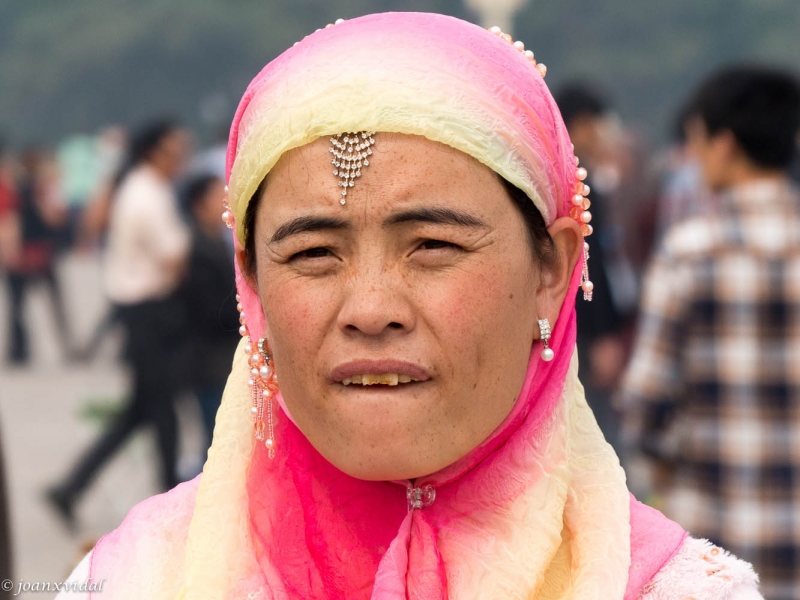 mujer de la tnia uigur