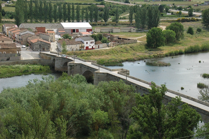 Puente y rio Agueda