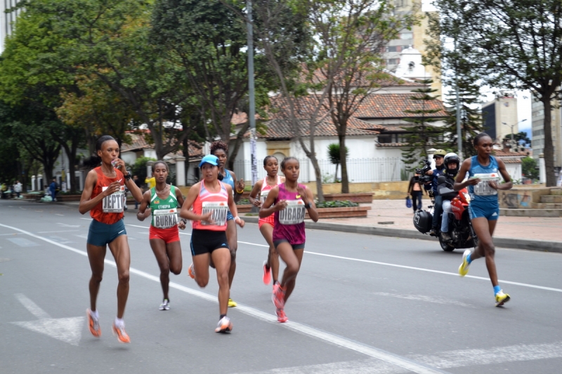 MEDIA MARATON   MUJERES 2014