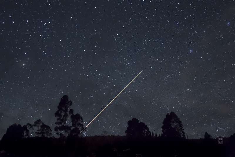 Estrellas y avion