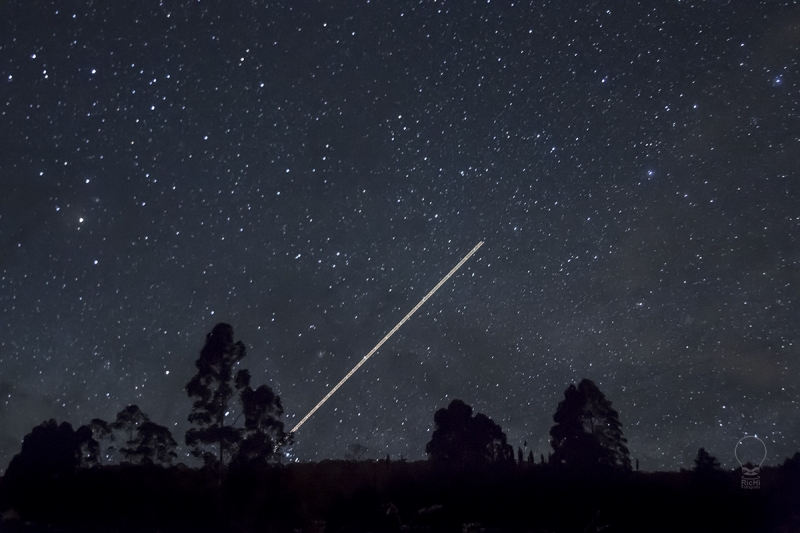 Estrellas y avion