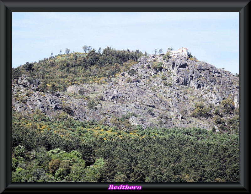 Una ermita en la cumbre