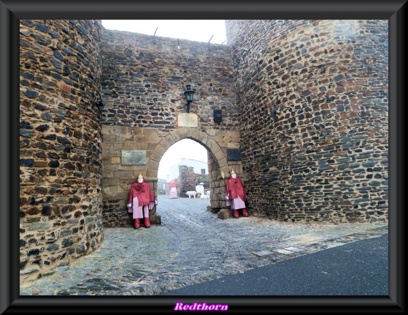 La puerta de entrada a la ciudad medieval de Monsaraz