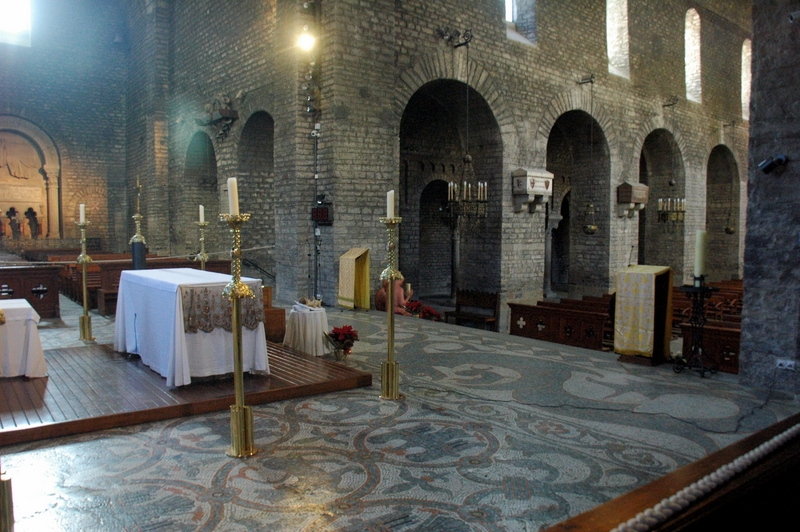 Ingterior de la Iglesia Sta. Mara de Ripoll