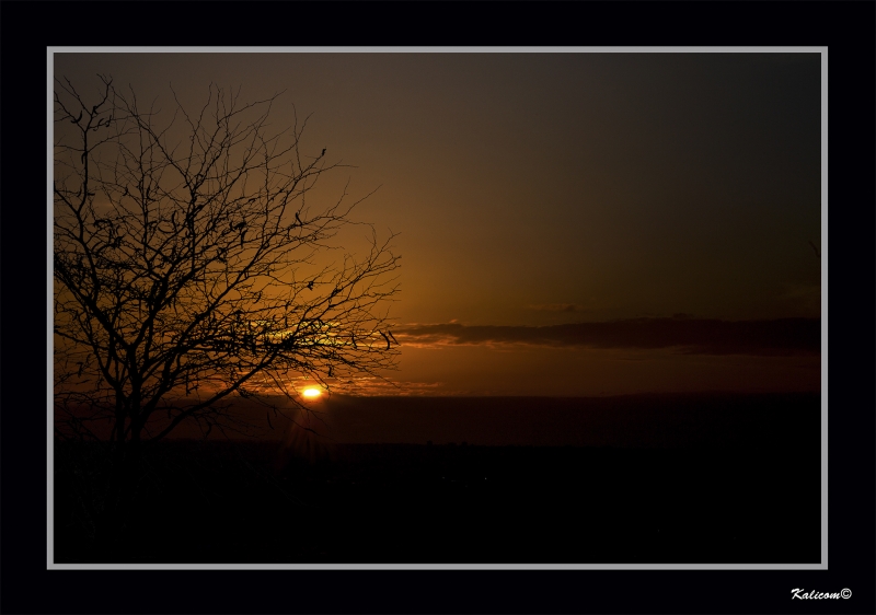 ANOCHECE TRAS LAS NUBES